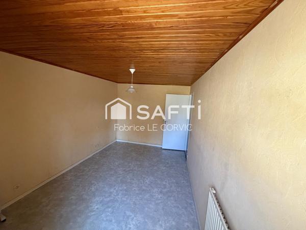 ANCIEN CORPS DE FERME AVEC HANGARS ET DEPENDANCES