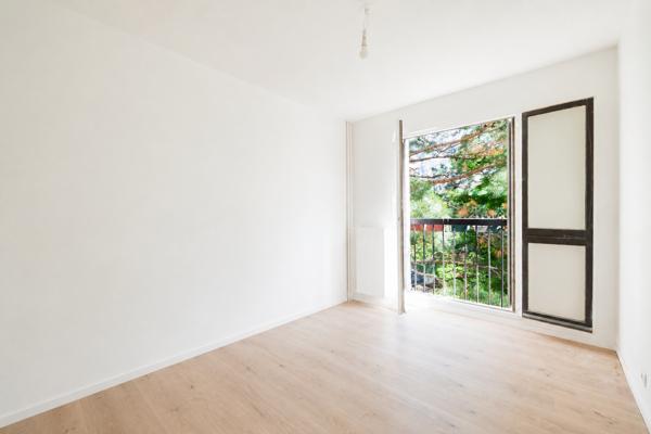 Appartement T5 lumineux au cœur d’une résidence arborée – 91 m² – Marseille 10ᵉ