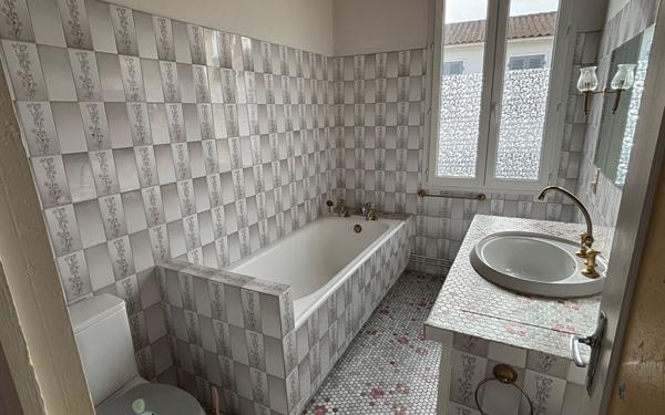 Maison à vendre    6 pièces •  Saint-Pierre-d'Oléron