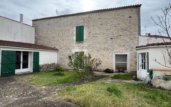 Maison à vendre    6 pièces •  Saint-Pierre-d'Oléron