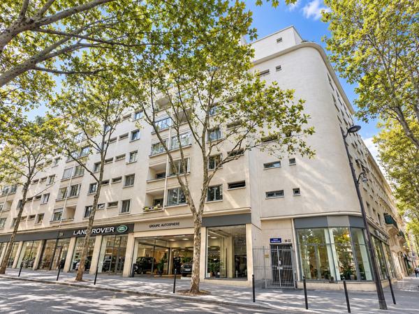 Appartement
         3 pièces
        - 60 m² 430 000 € *
