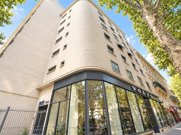 Appartement
         3 pièces
        - 60 m² 430 000 € *