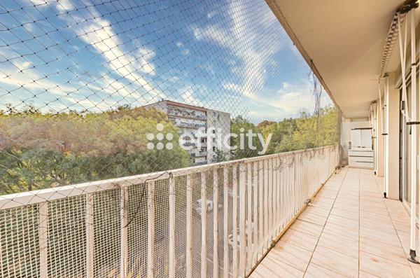 Appartement
         5 pièces
        - 102 m² 169 900 € *