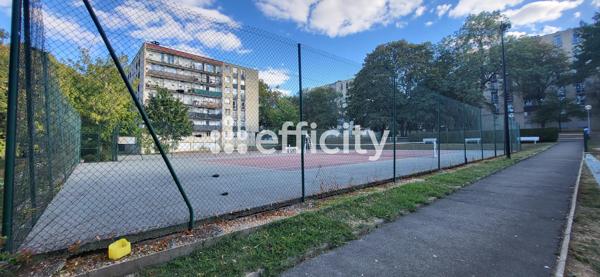 Appartement
         5 pièces
        - 102 m² 169 900 € *