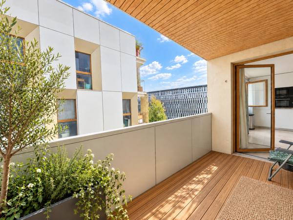 Appartement
         3 pièces
        - 70 m² Exclusivité 335 000 € *