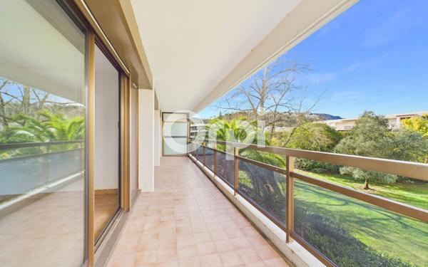 Appartement à vendre    3 pièces • 83 m2 Mandelieu-la-Napoule