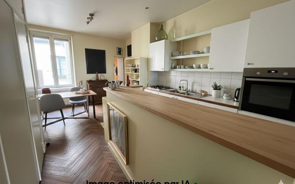 Appartement à vendre    2 pièces • 62,95 m2 Lyon 1