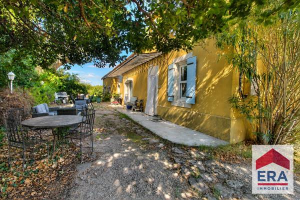 Maison spacieuse 8 pièces à vendre à Orange - 276m² - 2040m² de terrain