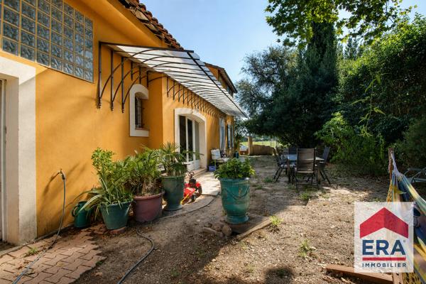 Maison spacieuse 8 pièces à vendre à Orange - 276m² - 2040m² de terrain