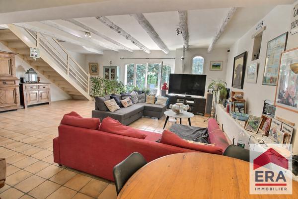 Maison spacieuse 8 pièces à vendre à Orange - 276m² - 2040m² de terrain