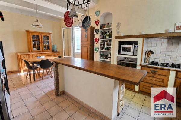 Maison spacieuse 8 pièces à vendre à Orange - 276m² - 2040m² de terrain