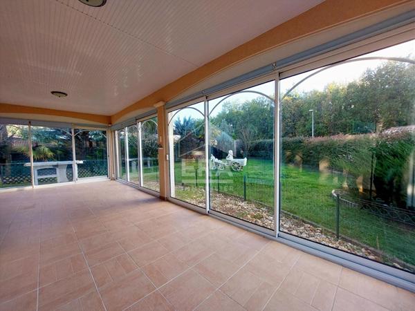 MAISON BREUILLET PLAIN-PIED - 163 m2 - avec en bonus : un studio indépendant