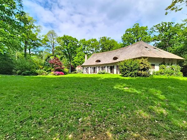 Vaste maison de famille - Toit de chaume - 240 m² - Proche Dinan et de la côte - Parc de 1,9 ha