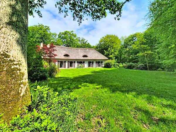 Vaste maison de famille - Toit de chaume - 240 m² - Proche Dinan et de la côte - Parc de 1,9 ha