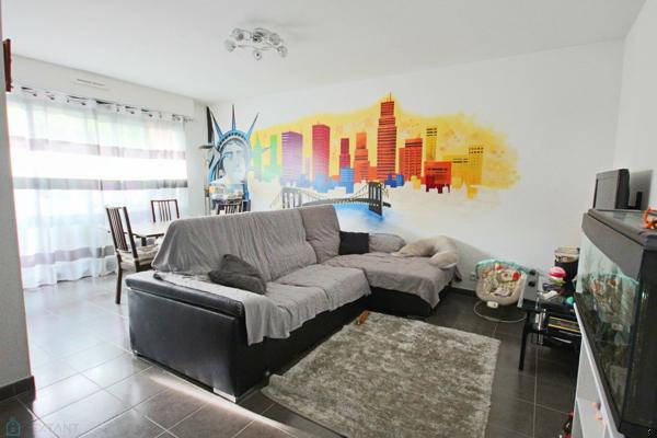 Beau F2 50 m2 avec jardin de 25 m2 résidence récente 2010