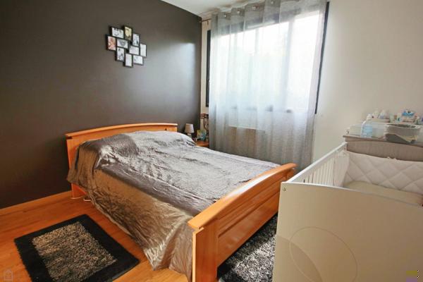 Beau F2 50 m2 avec jardin de 25 m2 résidence récente 2010