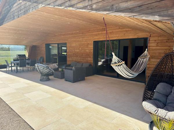 Propriété avec fort potentiel professionnel et équestre , 4,6 hectares, importantes dépendances, Saint Martin D Ordon 370 m2