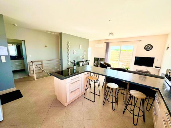Propriété avec fort potentiel professionnel et équestre , 4,6 hectares, importantes dépendances, Saint Martin D Ordon 370 m2