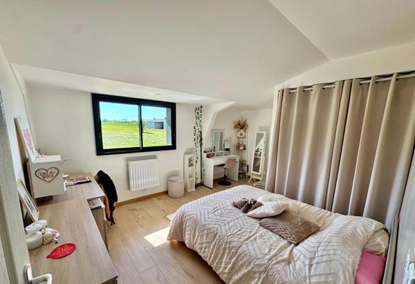 Propriété avec fort potentiel professionnel et équestre , 4,6 hectares, importantes dépendances, Saint Martin D Ordon 370 m2