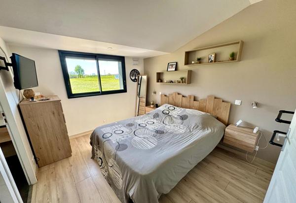Propriété avec fort potentiel professionnel et équestre , 4,6 hectares, importantes dépendances, Saint Martin D Ordon 370 m2