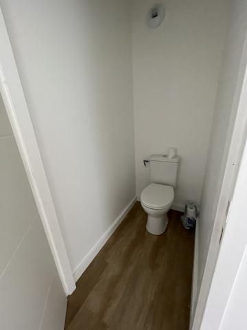 T2 récent avec beau balcon. Toutes les caractéristiques