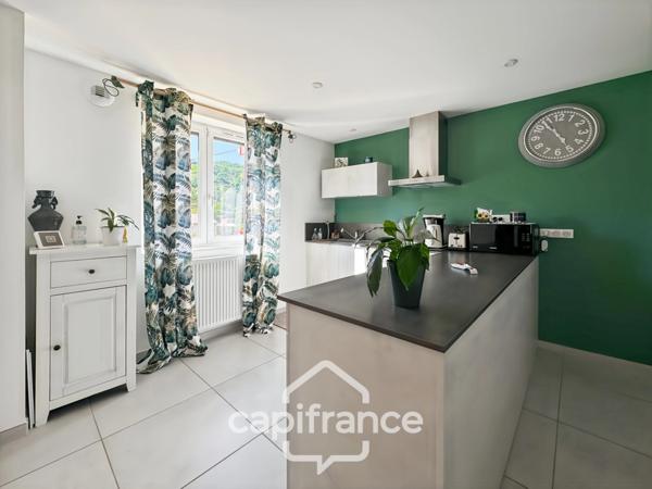 Maison à vendre 7 pièces SAINT JEAN DE MUZOLS (07)