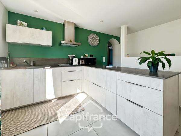 Maison à vendre 7 pièces SAINT JEAN DE MUZOLS (07)