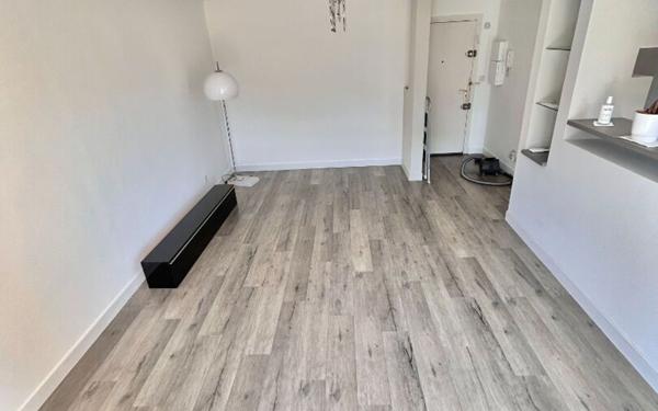 Appartement à louer    2 pièces •  Nice