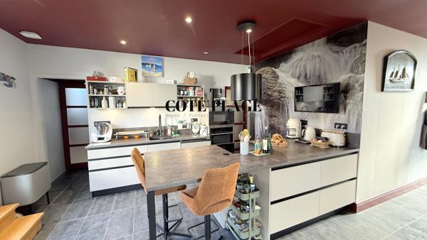 APPARTEMENT - CENTRE-VILLE SAINT PALAIS - 4 PCS - GARAGE - TERRASSE 100m2 AU PRIX DE 749 800 € FAI