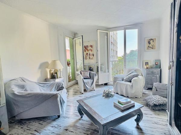 SAINT-JOSEPH - 13015 Appartement T4 avec deux balcons - Lumineux - stationnement libre