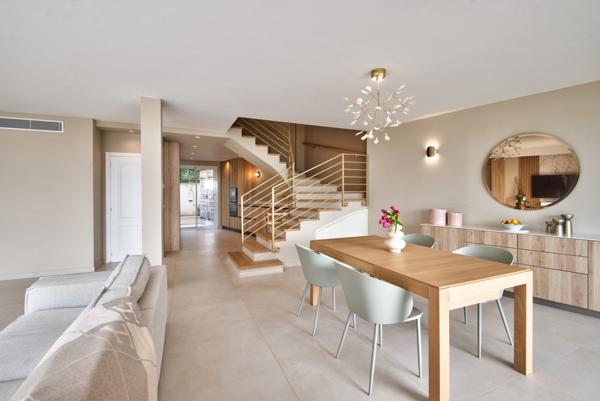 Appartement F4 à vendre  4 pièces - 131,05 m2 VILLEFRANCHE SUR MER - 06
