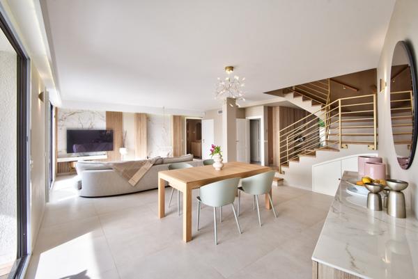 Appartement F4 à vendre  4 pièces - 131,05 m2 VILLEFRANCHE SUR MER - 06