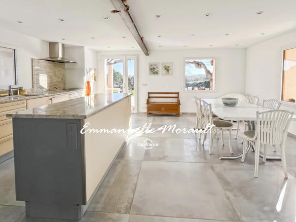 Maison de caractère à vendre 4 pièces BAGNOLS EN FORET (83)