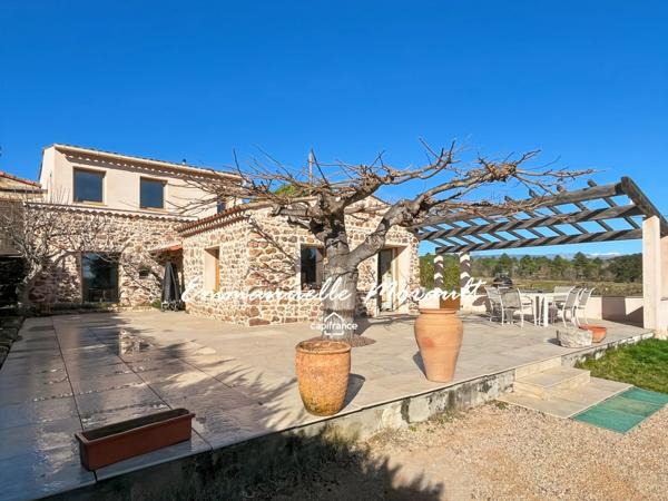Maison de caractère à vendre 4 pièces BAGNOLS EN FORET (83)