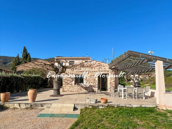 Maison de caractère à vendre 4 pièces BAGNOLS EN FORET (83)