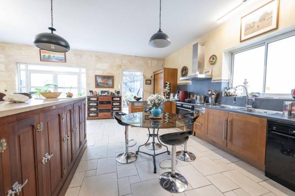 Appartement T4, plain pied, avec terrasse, 138m², Bordeaux Quartier St Bruno