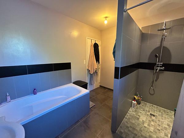 Maison PLAIN PIED 3 CHAMBRES - GARAGE- PREE D'ANJOU