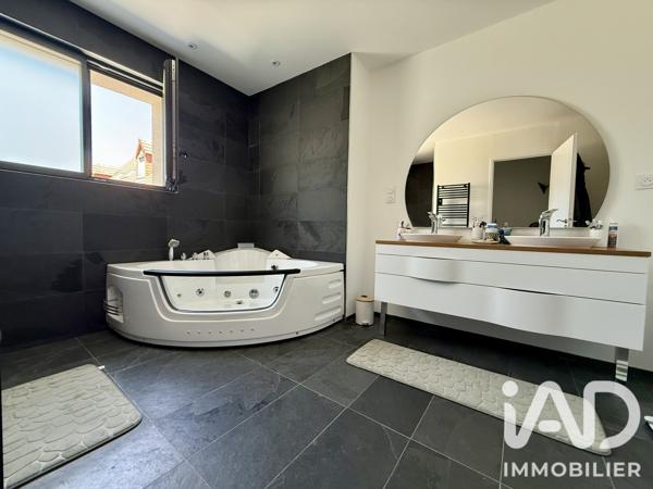 Maison à vendre 5 pièces 191 m² Joué-lès-Tours