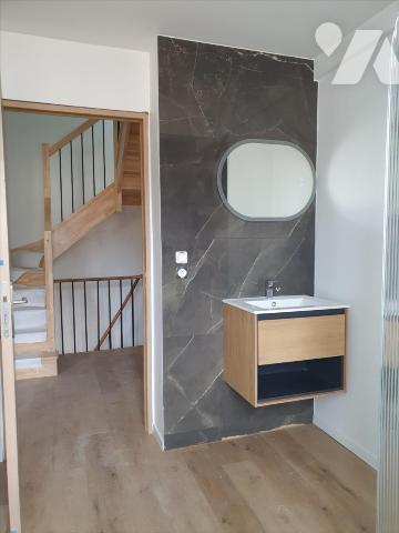 A VENDRE A SAINT MARTIN D'ABLOIS - MAISON F6 entièrement rénovée