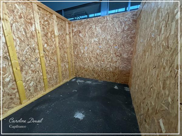 Local/bureau. à louer BEGLES (33) Box 12m2 de stockage