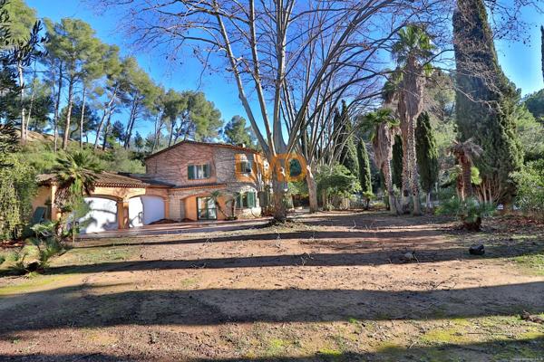 Bastide de charme - Murs commerciaux - Enorme potentiel
