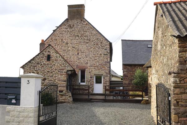 Paimpol (22500) Maison en pierre rénovée avec dépendances