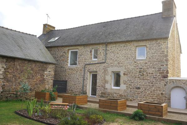 Paimpol (22500) Maison en pierre rénovée avec dépendances