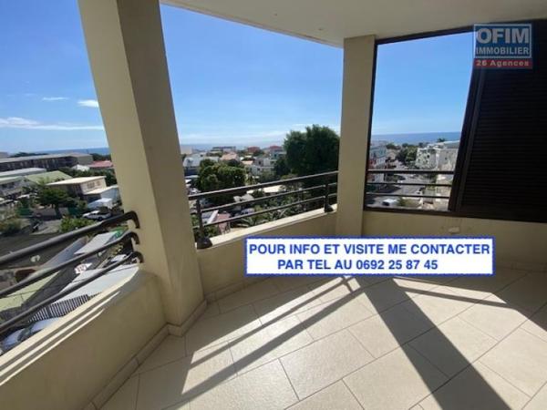 A vendre T2 avec varangue vue mer à Ste Clotilde residence Lobellia