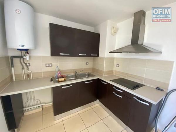 A vendre T2 avec varangue vue mer à Ste Clotilde residence Lobellia