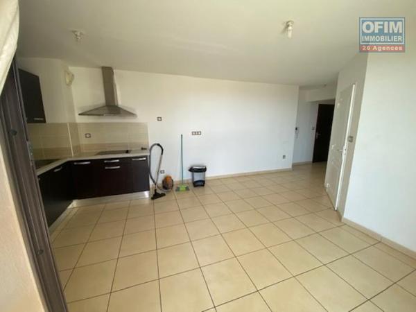 A vendre T2 avec varangue vue mer à Ste Clotilde residence Lobellia