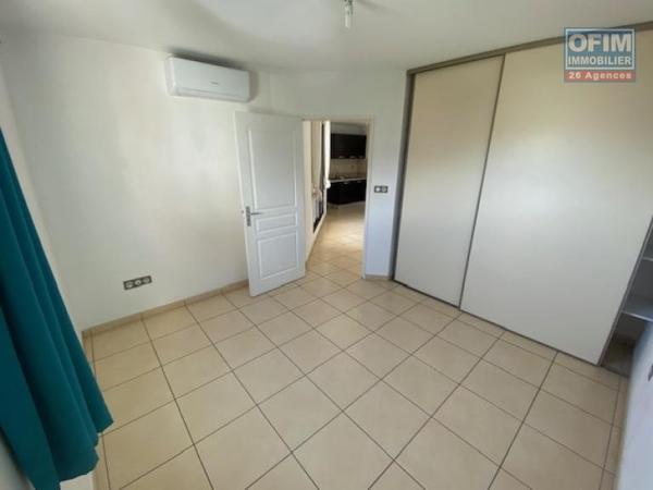 A vendre T2 avec varangue vue mer à Ste Clotilde residence Lobellia