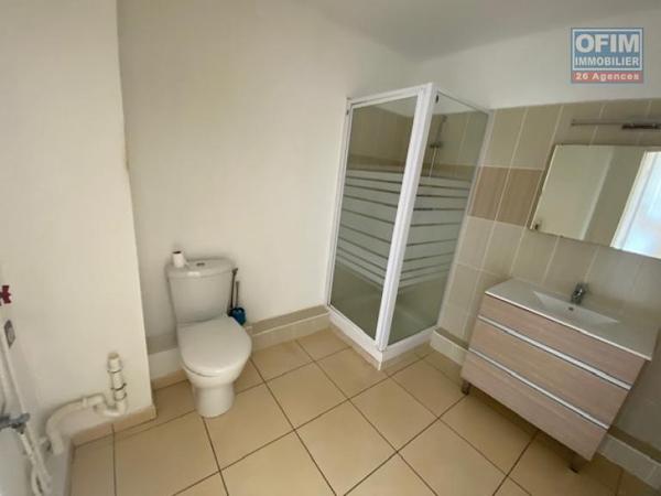 A vendre T2 avec varangue vue mer à Ste Clotilde residence Lobellia