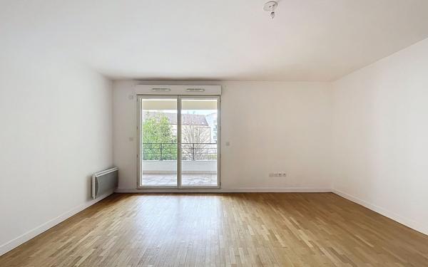 Appartement à vendre    3 pièces • 75 m2 Suresnes