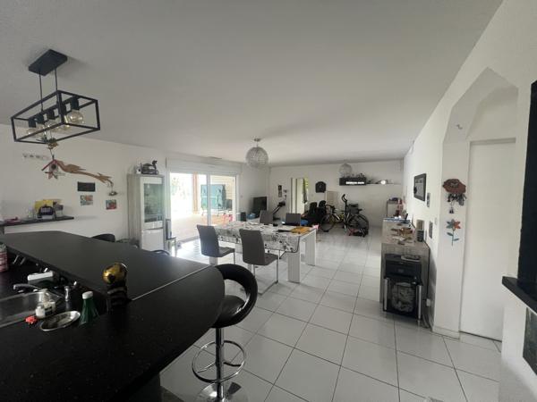 Grande maison de 180 m² avec piscine et vaste jardin à Layrac
